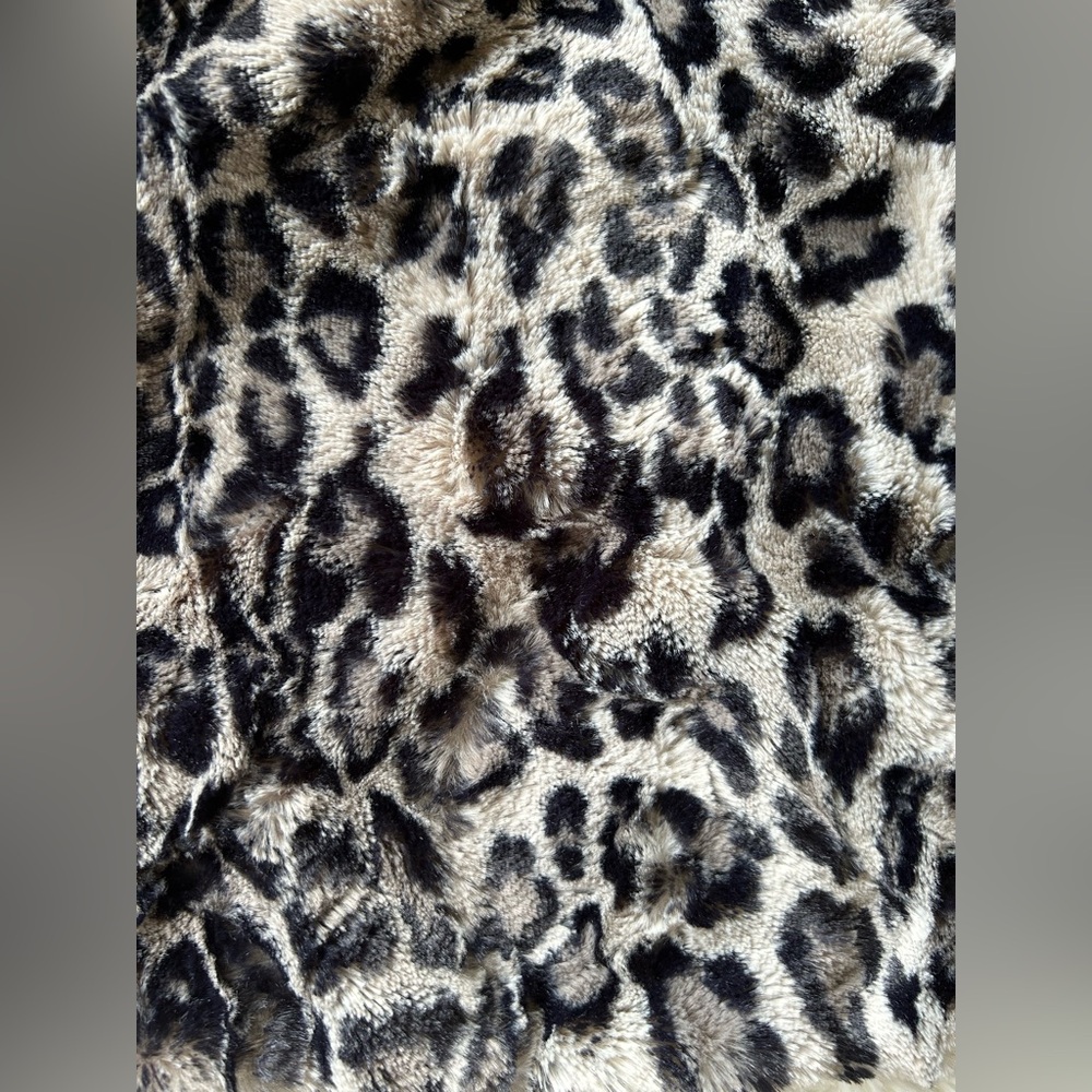 Chico's | Reversible Gray & Cheetah Faux Fur Vest - Picture 4 of 5
